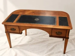 Bureau vintage façade galbée, cuir noir, bronze –compartiments secrets