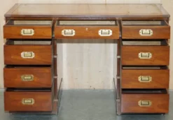Bureau vintage Harrods Kennedy cuir style campagne militaire à caissons