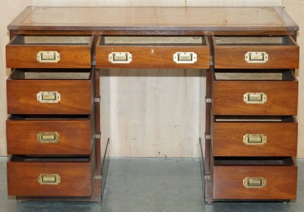 Bureau vintage Harrods Kennedy cuir style campagne militaire à caissons