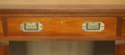 Bureau vintage Harrods Kennedy cuir style campagne militaire à caissons