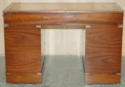 Bureau vintage Harrods Kennedy cuir style campagne militaire à caissons