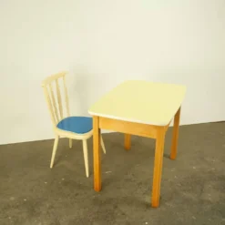 Bureau vintage pour enfants avec chaise, en hêtre et formica, années 60