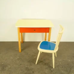 Bureau vintage pour enfants avec chaise, en hêtre et formica, années 60