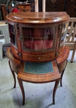 Bureau - Vitrine en bonheur du jour de style Louis XV en marqueterie