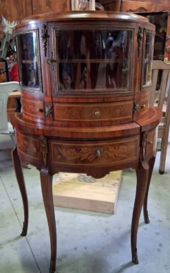 Bureau - Vitrine en bonheur du jour de style Louis XV en marqueterie