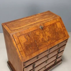 Cabinet à abattant ancien en ronce de noyer 8 tiroirs Italie XVIII Century