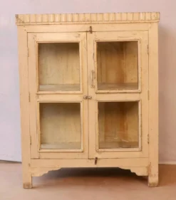 Cabinet art déco en teck birman patine écrue d’origine