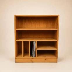 Cabinet audio en pin de style Maison Regain, années 1970
