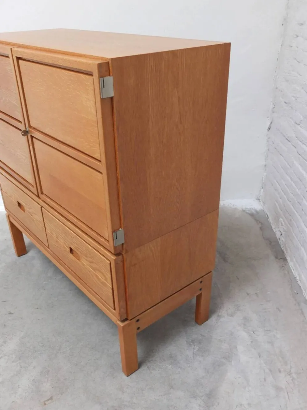 Cabinet bar décoratif 'N-Line' en chêne par P&J Neirinck, 1968
