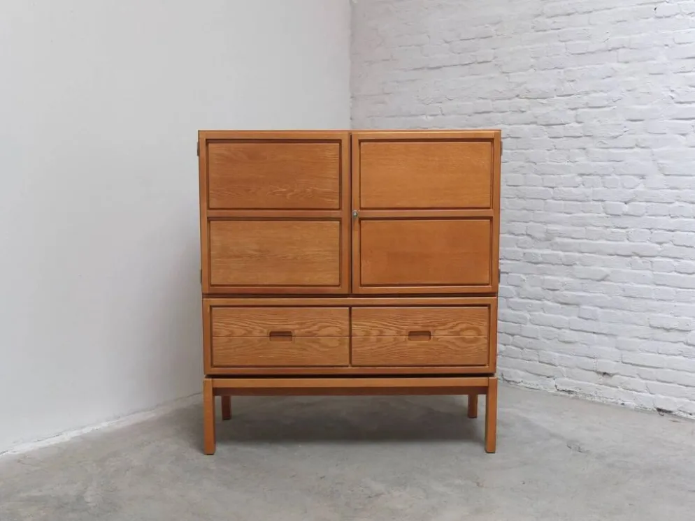 Cabinet bar décoratif 'N-Line' en chêne par P&J Neirinck, 1968