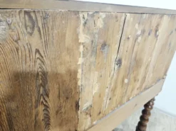 Cabinet baroque en noyer avec incrustations et pieds tournés, 2e moitié du 19e siècle