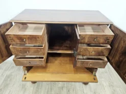 Cabinet baroque en noyer avec incrustations et pieds tournés, 2e moitié du 19e siècle