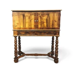 Cabinet baroque en noyer avec incrustations et pieds tournés, 2e moitié du 19e siècle