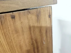 Cabinet baroque en noyer avec incrustations et pieds tournés, 2e moitié du 19e siècle