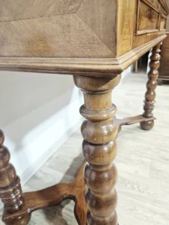 Cabinet baroque en noyer avec incrustations et pieds tournés, 2e moitié du 19e siècle