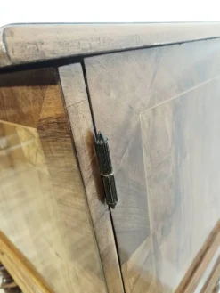 Cabinet baroque en noyer avec incrustations et pieds tournés, 2e moitié du 19e siècle