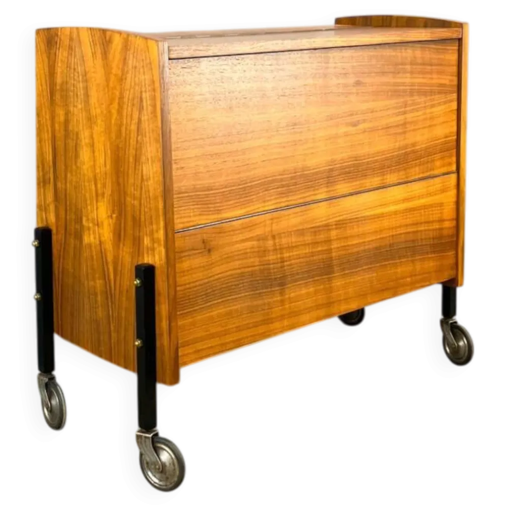 Cabinet à bar roulant avec miroirs intérieurs, noyer, années 60, vintage