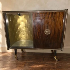 Cabinet bar vintage années 50-60 capitonné et éclairé