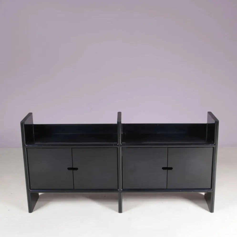 Cabinet bas en plastique noir modèle Multiplo Harvey Guzzini pour Kastilia, Italie années 1970
