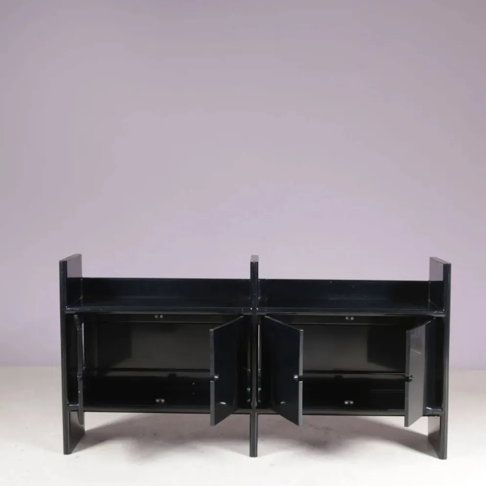 Cabinet bas en plastique noir modèle Multiplo Harvey Guzzini pour Kastilia, Italie années 1970