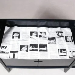 Cabinet bas en plastique noir modèle Multiplo Harvey Guzzini pour Kastilia, Italie années 1970