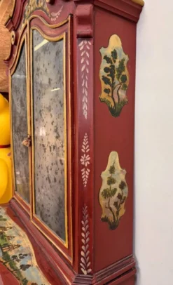 Cabinet bibliothéque Venitien style Louis XV en bois laqué