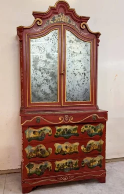 Cabinet bibliothéque Venitien style Louis XV en bois laqué