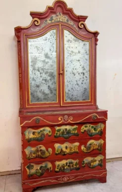 Cabinet bibliothéque Venitien style Louis XV en bois laqué