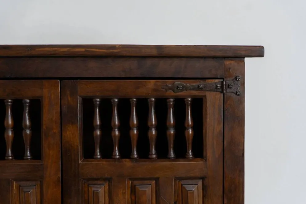 Cabinet brutaliste espagnol