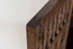 Cabinet brutaliste espagnol