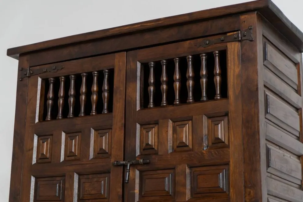 Cabinet brutaliste espagnol