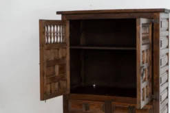Cabinet brutaliste espagnol