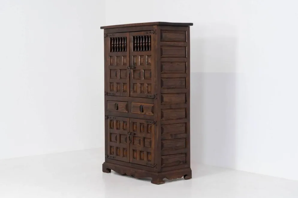 Cabinet brutaliste espagnol