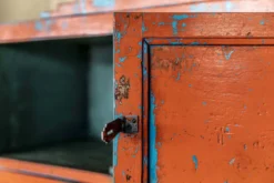 Cabinet à casiers en teck laqué rouge