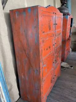 Cabinet à casiers en teck laqué rouge