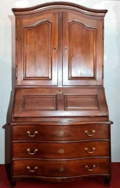 Cabinet Commode Scriban Galbée époque Louis XV En Noyer