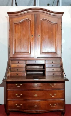 Cabinet Commode Scriban Galbée époque Louis XV En Noyer