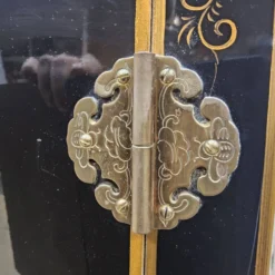 Cabinet d'affichage chinois vintage avec fleurs et oiseaux / Bohémien