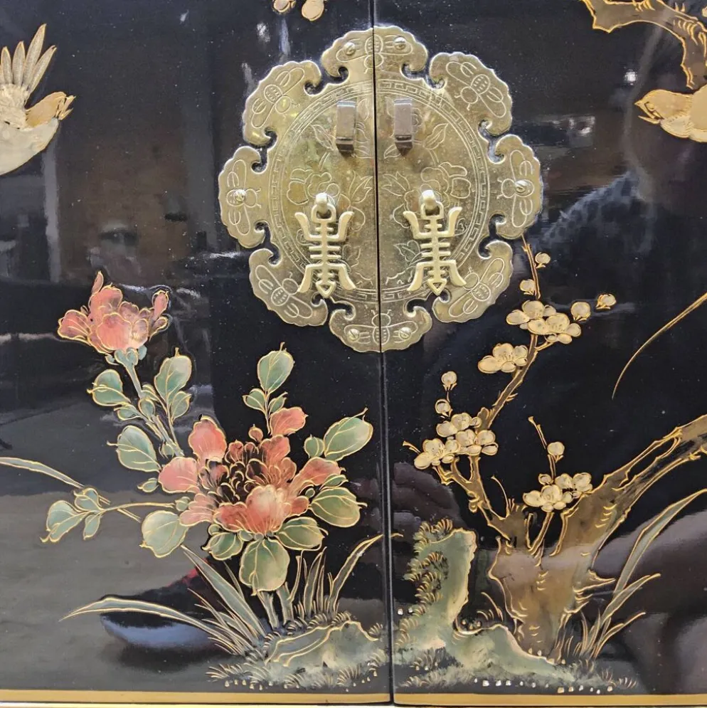 Cabinet d'affichage chinois vintage avec fleurs et oiseaux / Bohémien