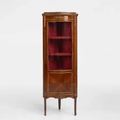 Cabinet d'angle de style Louis XV en verre cintré, 1950