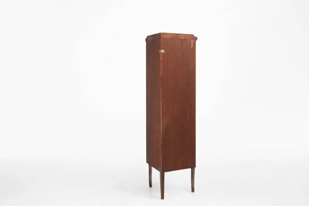 Cabinet d'angle de style Louis XV en verre cintré, 1950