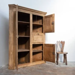 Cabinet d'angle en bois ancien, 1880