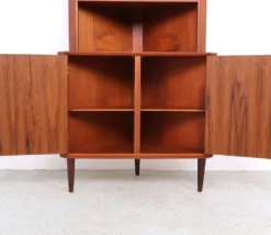Cabinet d'angle en teck danois vintage avec vitrine, années 1960