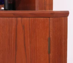Cabinet d'angle en teck danois vintage avec vitrine, années 1960