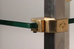 Cabinet d'angle Peter Ghyczy 1970 – modèle R16 emblématique en acier inoxydable et laiton
