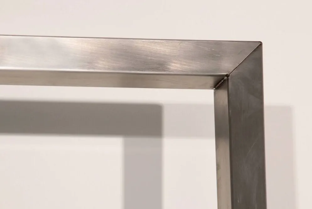 Cabinet d'angle Peter Ghyczy 1970 – modèle R16 emblématique en acier inoxydable et laiton