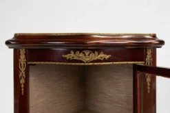 Cabinet d'angle vintage de style Louis XV français avec verre cintré, 195