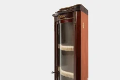 Cabinet d'angle vintage de style Louis XV français avec verre cintré, 195