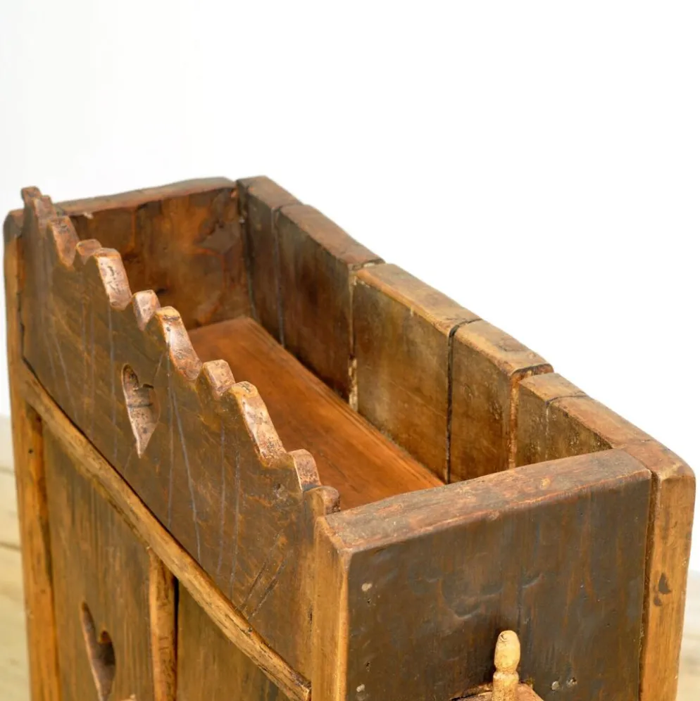 Cabinet d'art populaire roumain, vers 1950
