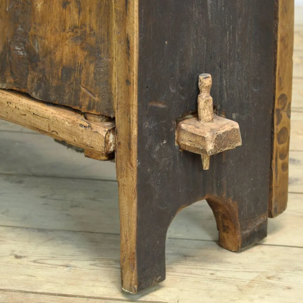 Cabinet d'art populaire roumain, vers 1950